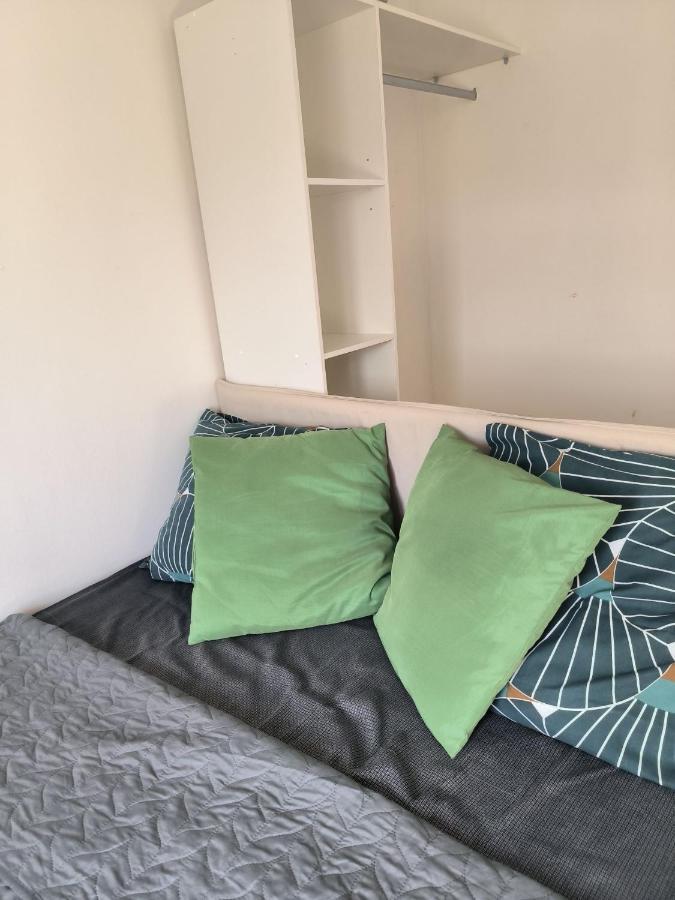 3 Hebergements - Au 1Er Etage 1 Appartement 2 Pieces Et Au 2Eme Etage Un Logement De 2 Chambres Louees Separement Avec Coin Cuisine Et Toilettes A Partager- Dans Pavillon Au Pied Du Rer B A 5 Minutes De Paris Et 30 Mn Stade De France Cachan Exterior photo