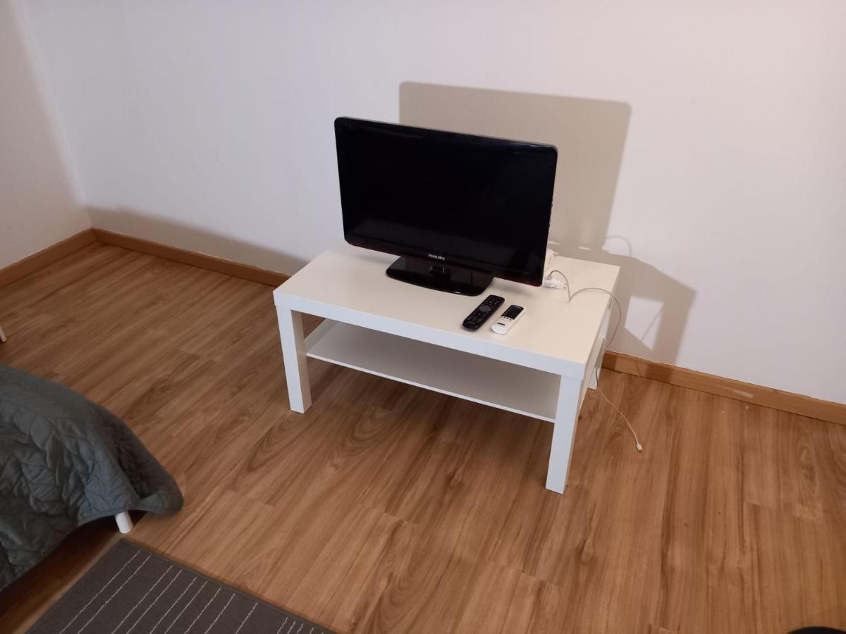 3 Hebergements - Au 1Er Etage 1 Appartement 2 Pieces Et Au 2Eme Etage Un Logement De 2 Chambres Louees Separement Avec Coin Cuisine Et Toilettes A Partager- Dans Pavillon Au Pied Du Rer B A 5 Minutes De Paris Et 30 Mn Stade De France Cachan Exterior photo