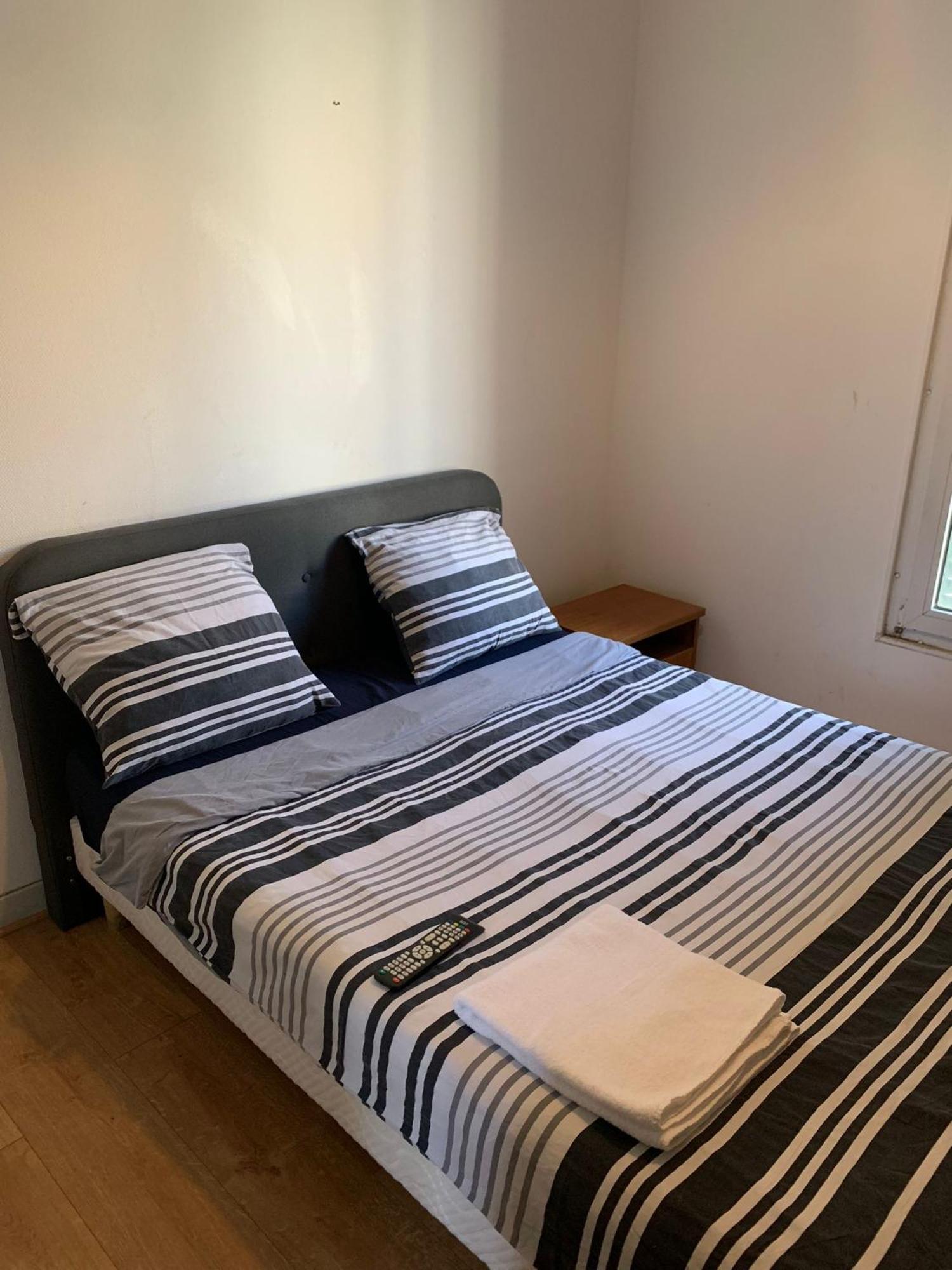 3 Hebergements - Au 1Er Etage 1 Appartement 2 Pieces Et Au 2Eme Etage Un Logement De 2 Chambres Louees Separement Avec Coin Cuisine Et Toilettes A Partager- Dans Pavillon Au Pied Du Rer B A 5 Minutes De Paris Et 30 Mn Stade De France Cachan Exterior photo
